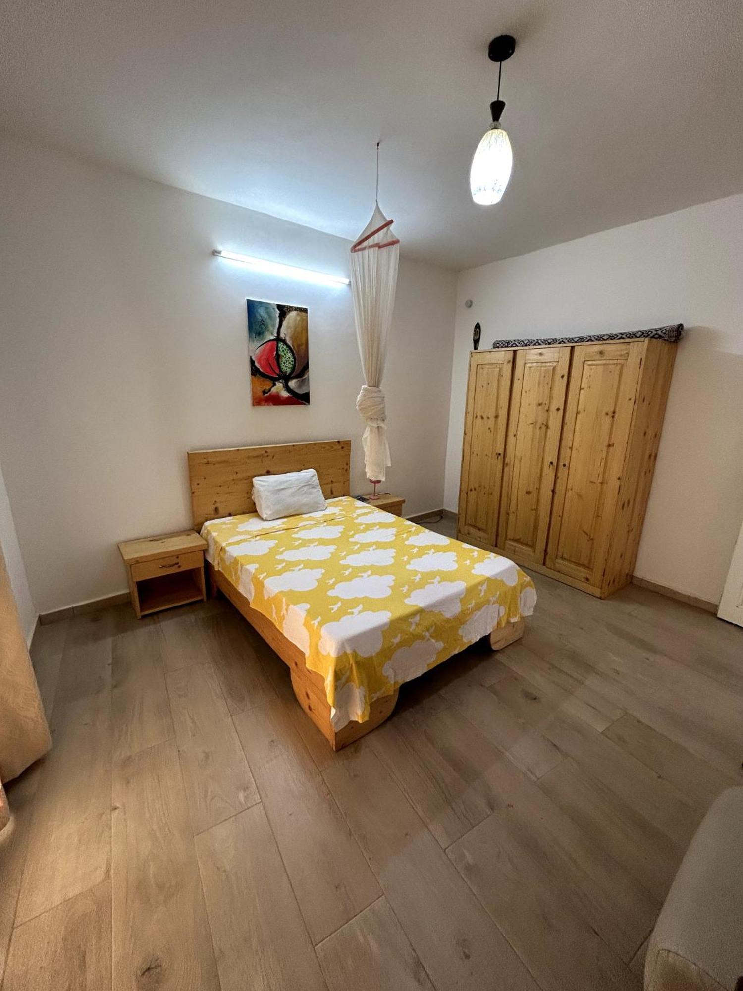 Chambre Spacieuse Avec Balcon - Salle De Bain Exterieure Privee & Breakfast Saint Louis Exterior foto