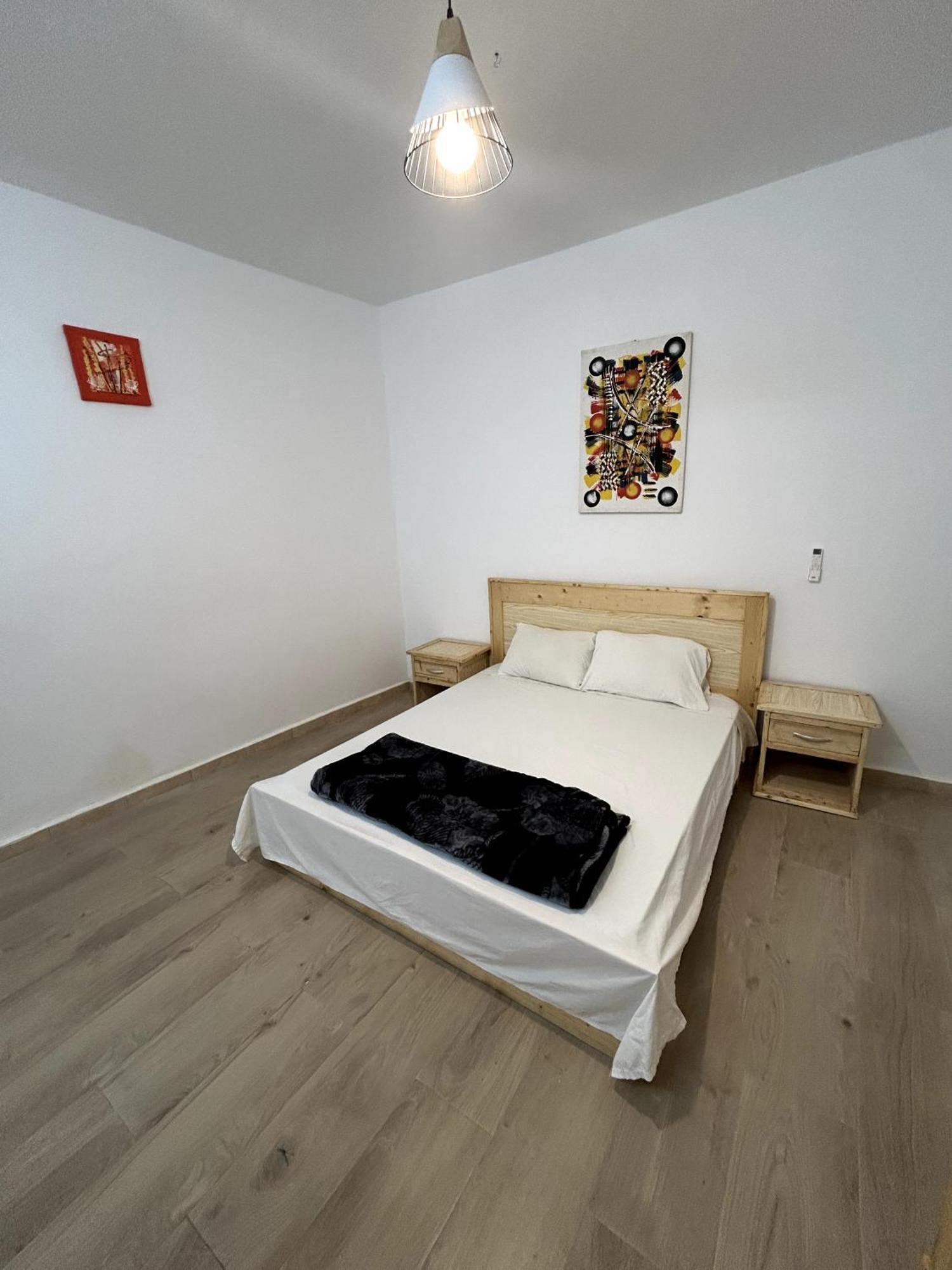 Chambre Spacieuse Avec Balcon - Salle De Bain Exterieure Privee & Breakfast Saint Louis Exterior foto